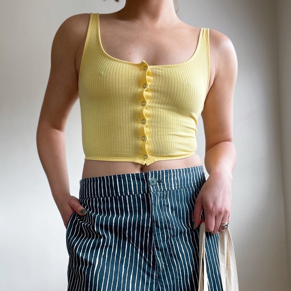 Womens Butter Yellow Ribbed Button Down Cropped Tank Top Y2K - Picture 2 of 12